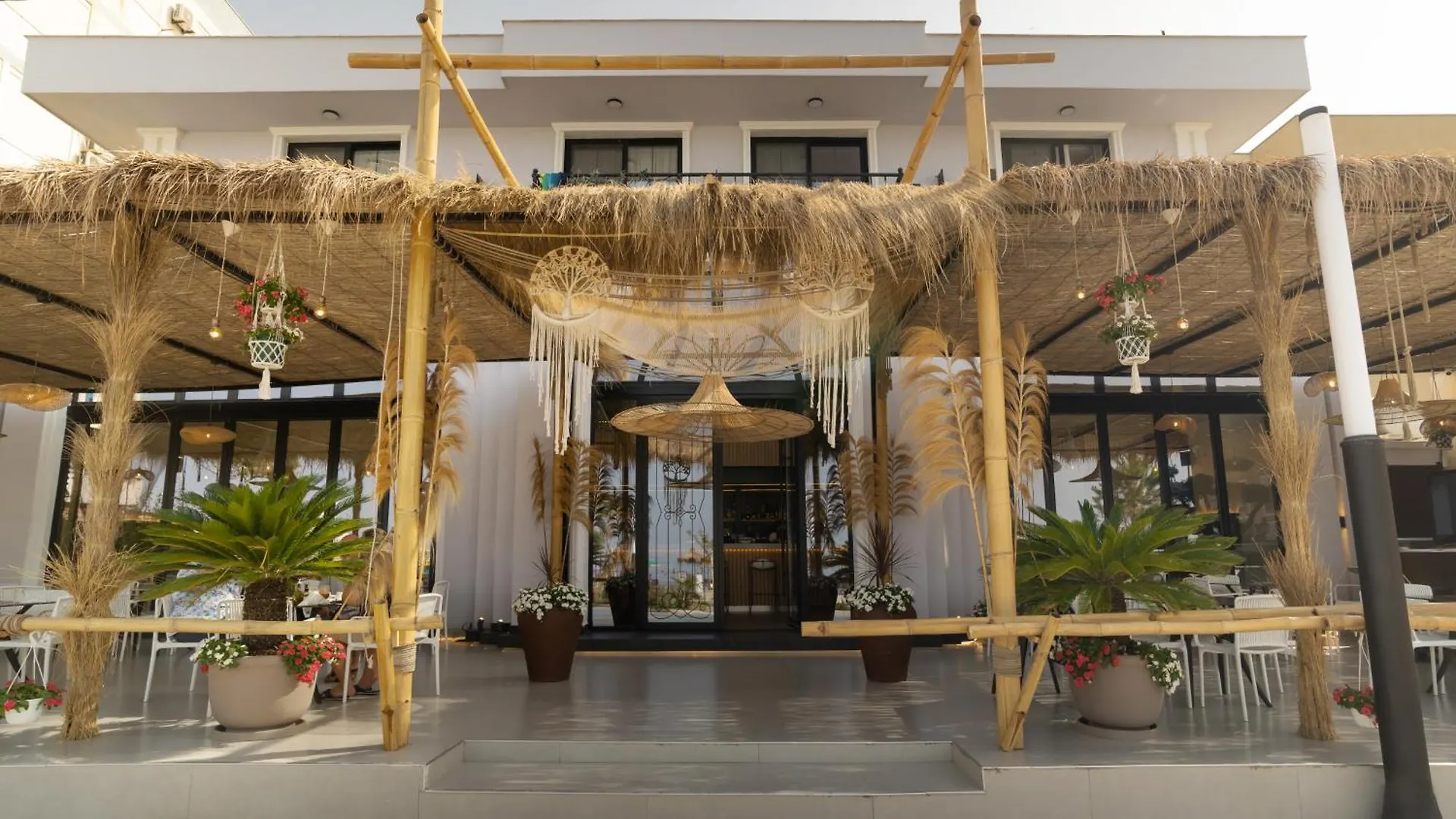 Hotel Saly Durres 0*,